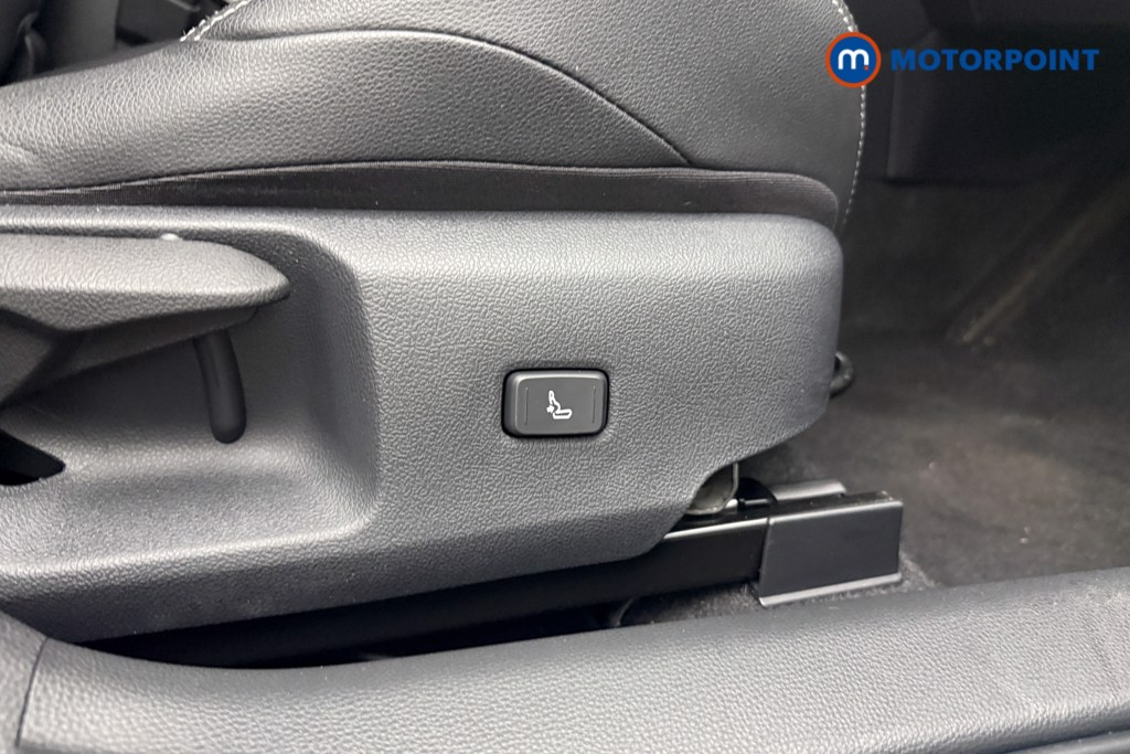 Toyota Corolla Design Automatic Petrol-Electric Hybrid Estate - Stock Number (1650766) - 24th supplementary image