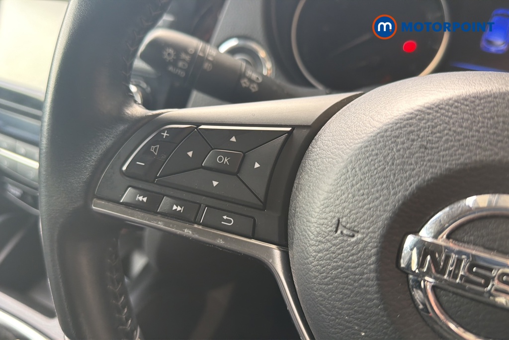 Nissan Qashqai N-Connecta Automatic Petrol SUV - Stock Number (1650850) - 4th supplementary image