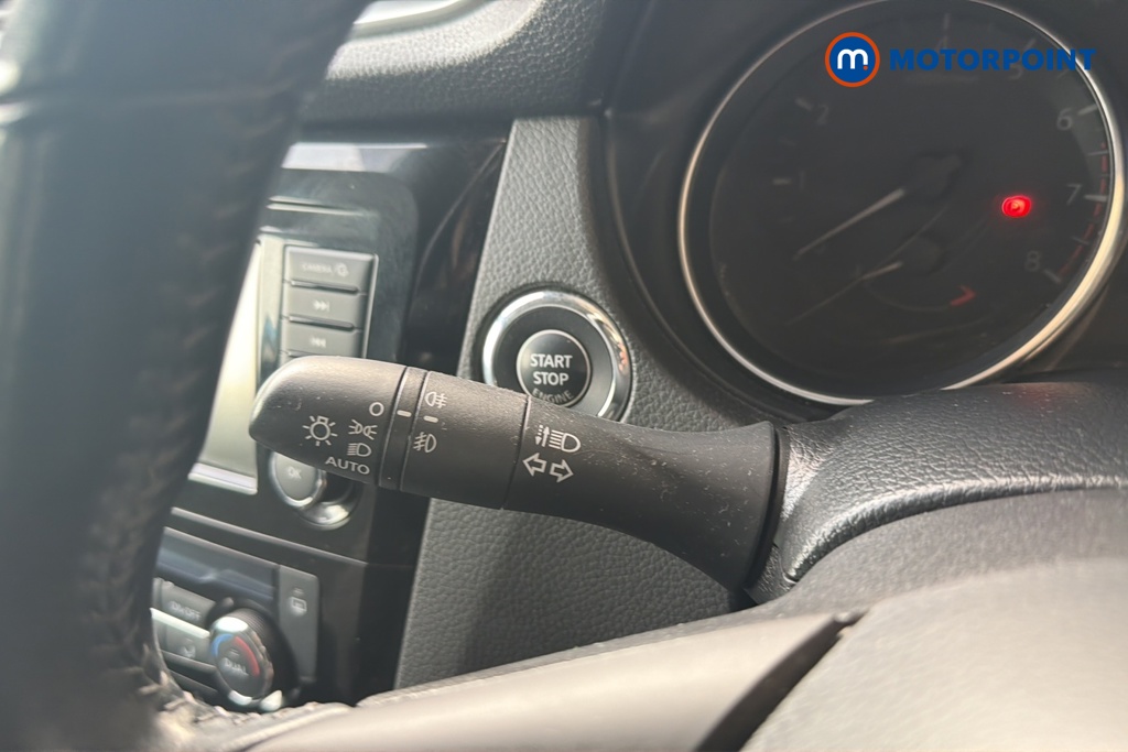 Nissan Qashqai N-Connecta Automatic Petrol SUV - Stock Number (1650850) - 5th supplementary image