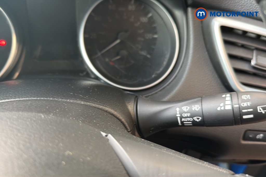 Nissan Qashqai N-Connecta Automatic Petrol SUV - Stock Number (1650850) - 6th supplementary image