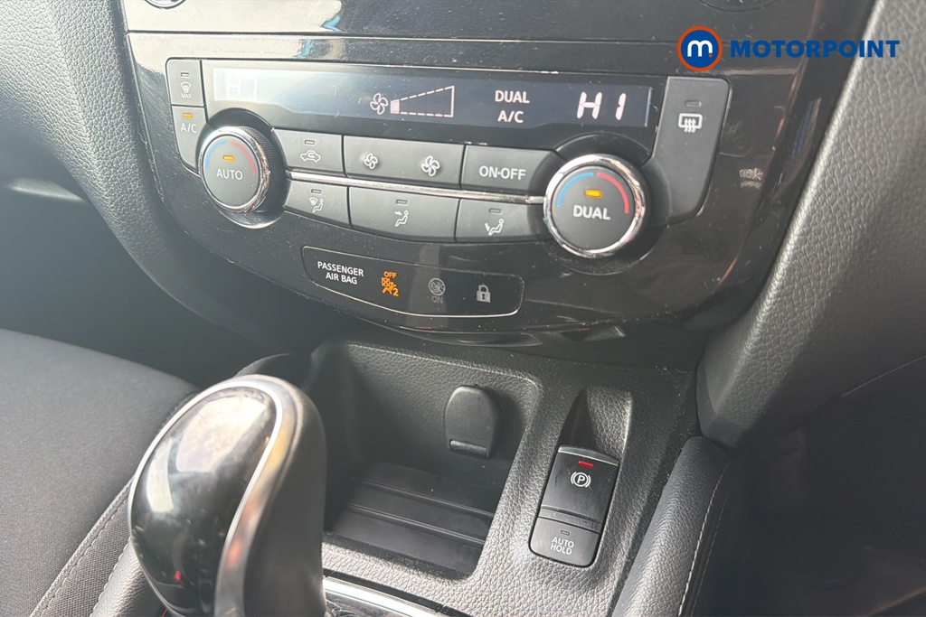 Nissan Qashqai N-Connecta Automatic Petrol SUV - Stock Number (1650850) - 12th supplementary image
