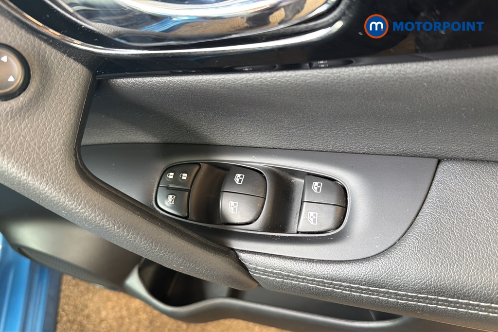 Nissan Qashqai N-Connecta Automatic Petrol SUV - Stock Number (1650850) - 19th supplementary image