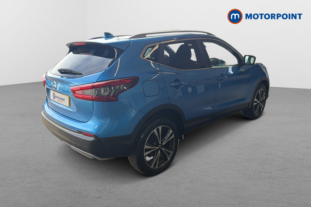Nissan Qashqai N-Connecta Automatic Petrol SUV - Stock Number (1650850) - Passenger side rear corner