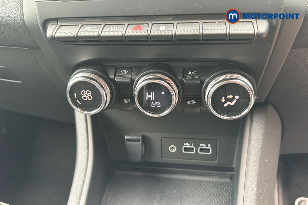 Renault Captur Techno Manual Petrol SUV - Stock Number (1650851) - 12th supplementary image