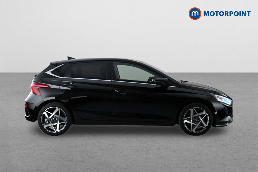 Hyundai I20 Premium Manual Petrol Hatchback - Stock Number (1651134) - Drivers side
