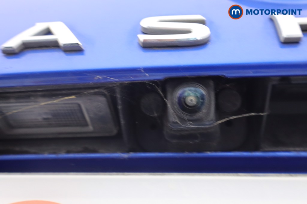 Nissan Qashqai N-Connecta Automatic Petrol-Electric Hybrid SUV - Stock Number (1652121) - 5th supplementary image