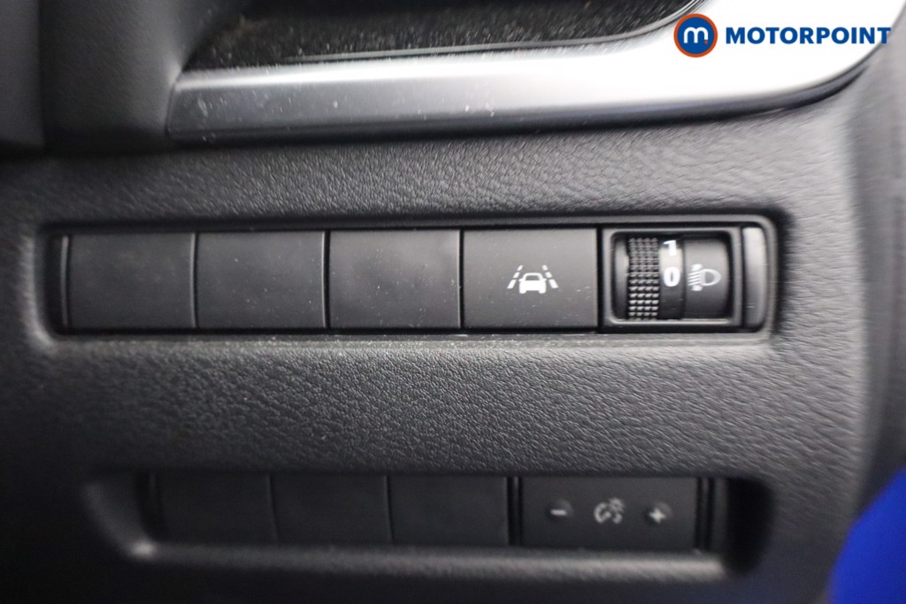 Nissan Qashqai N-Connecta Automatic Petrol-Electric Hybrid SUV - Stock Number (1652121) - 14th supplementary image