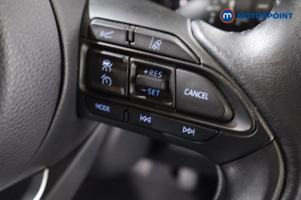 Toyota Yaris Cross Design Automatic Petrol-Electric Hybrid Estate - Stock Number (1652208) - 5th supplementary image