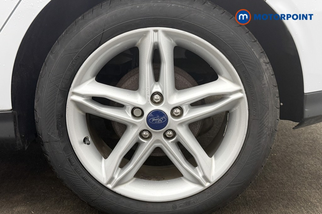 Ford Focus Titanium Manual Petrol Hatchback - Stock Number (1638832) - 2nd supplementary image