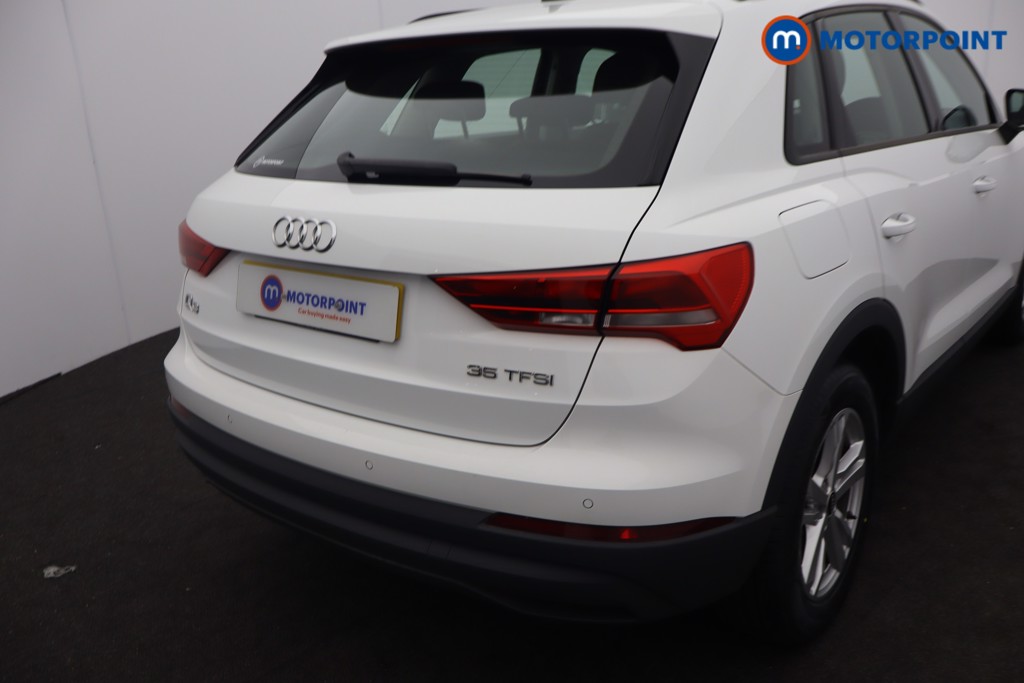 Audi Q3 Technik Manual Petrol SUV - Stock Number (1640399) - 2nd supplementary image