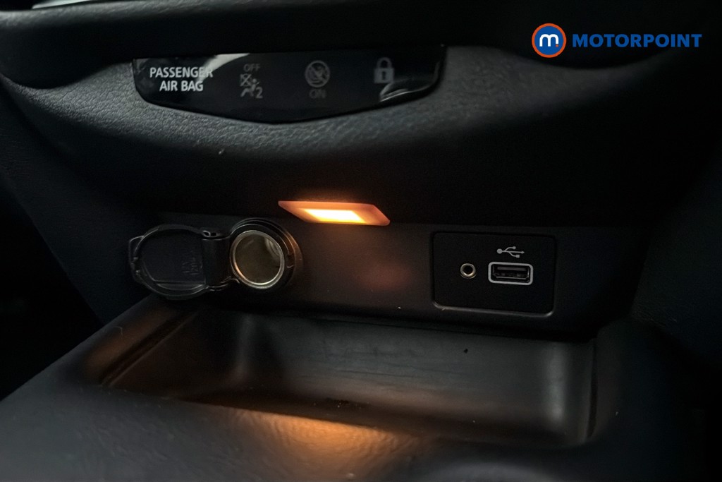 Nissan Juke N-Connecta Manual Petrol SUV - Stock Number (1642358) - 17th supplementary image