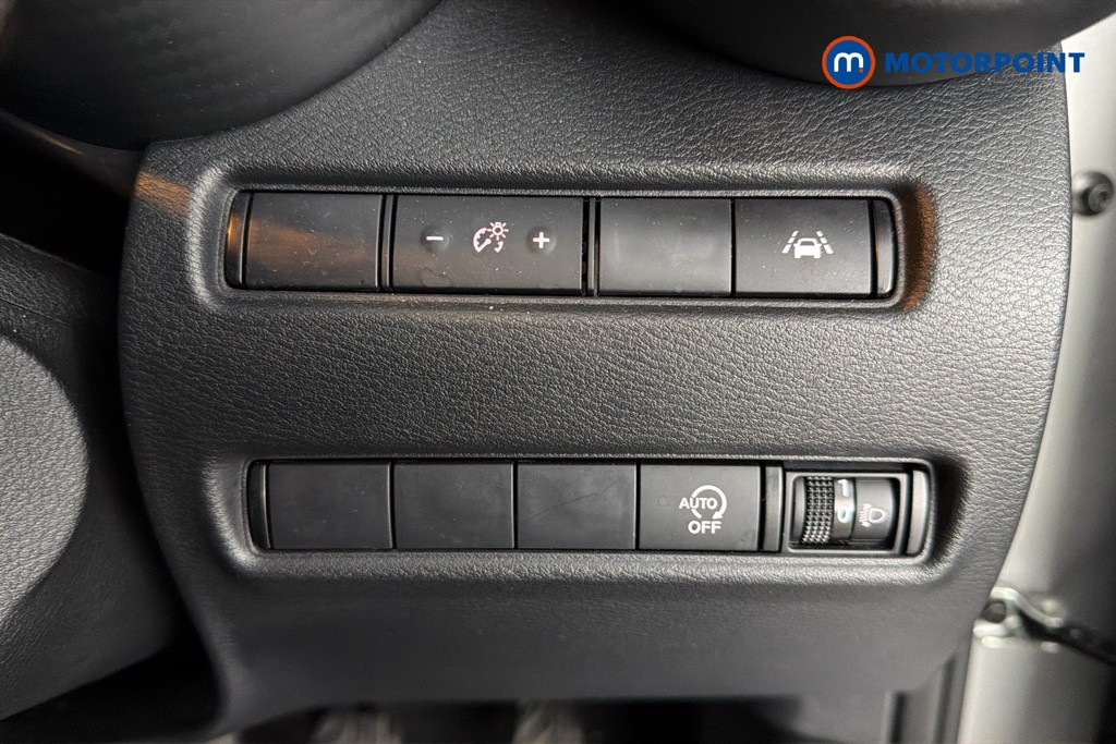 Nissan Juke N-Connecta Manual Petrol SUV - Stock Number (1642358) - 18th supplementary image