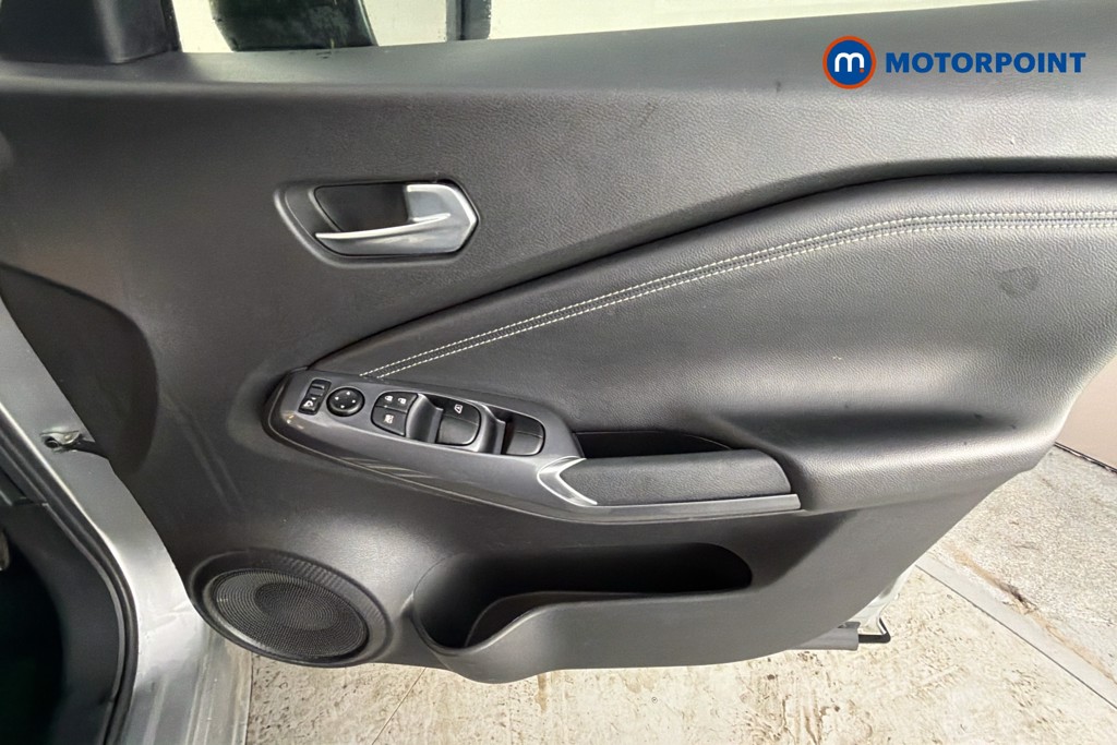Nissan Juke N-Connecta Manual Petrol SUV - Stock Number (1642358) - 19th supplementary image