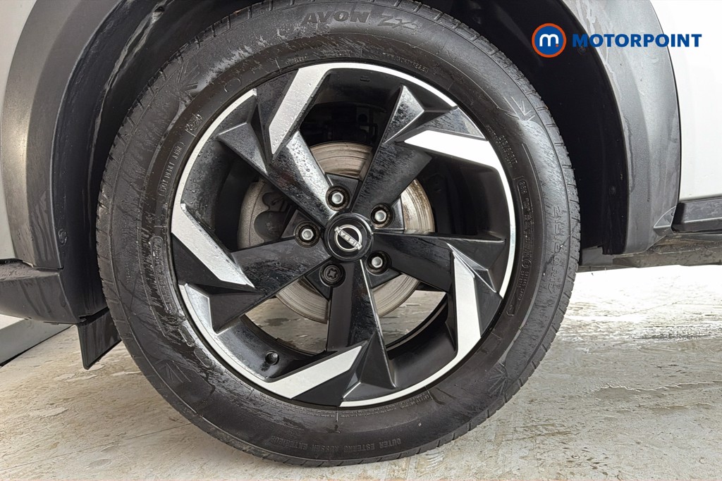Nissan Juke N-Connecta Manual Petrol SUV - Stock Number (1642358) - 47th supplementary image
