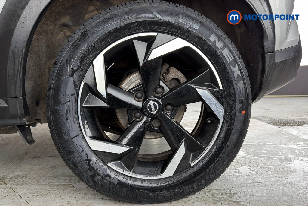Nissan Juke N-Connecta Manual Petrol SUV - Stock Number (1642358) - 48th supplementary image