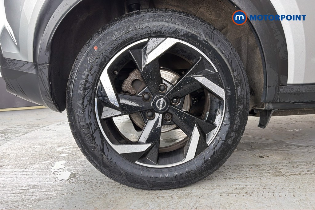 Nissan Juke N-Connecta Manual Petrol SUV - Stock Number (1642358) - 49th supplementary image