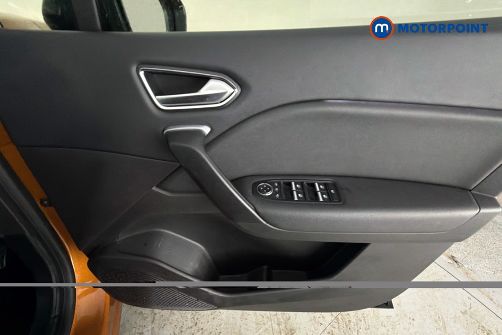Renault Captur S Edition Automatic Petrol SUV - Stock Number (1643300) - 19th supplementary image