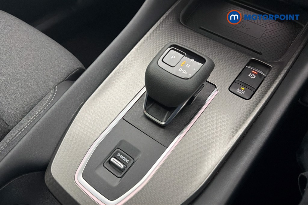 Nissan Qashqai N-Connecta Automatic Petrol SUV - Stock Number (1644895) - 15th supplementary image