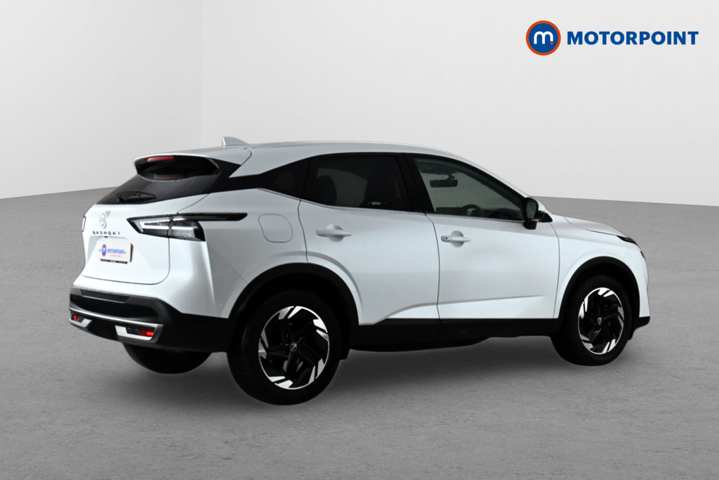 Nissan Qashqai N-Connecta Automatic Petrol SUV - Stock Number (1644895) - Drivers side rear corner