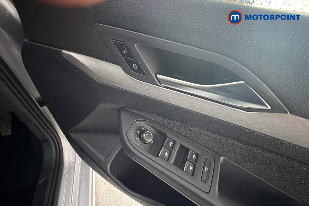 Volkswagen Golf Life Automatic Petrol Estate - Stock Number (1646162) - 19th supplementary image
