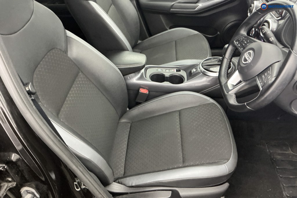 Nissan Juke N-Connecta Automatic Petrol-Electric Hybrid SUV - Stock Number (1646724) - 5th supplementary image
