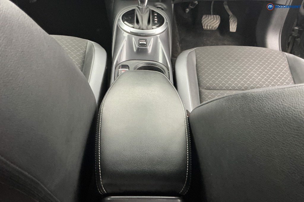 Nissan Juke N-Connecta Automatic Petrol-Electric Hybrid SUV - Stock Number (1646724) - 11th supplementary image