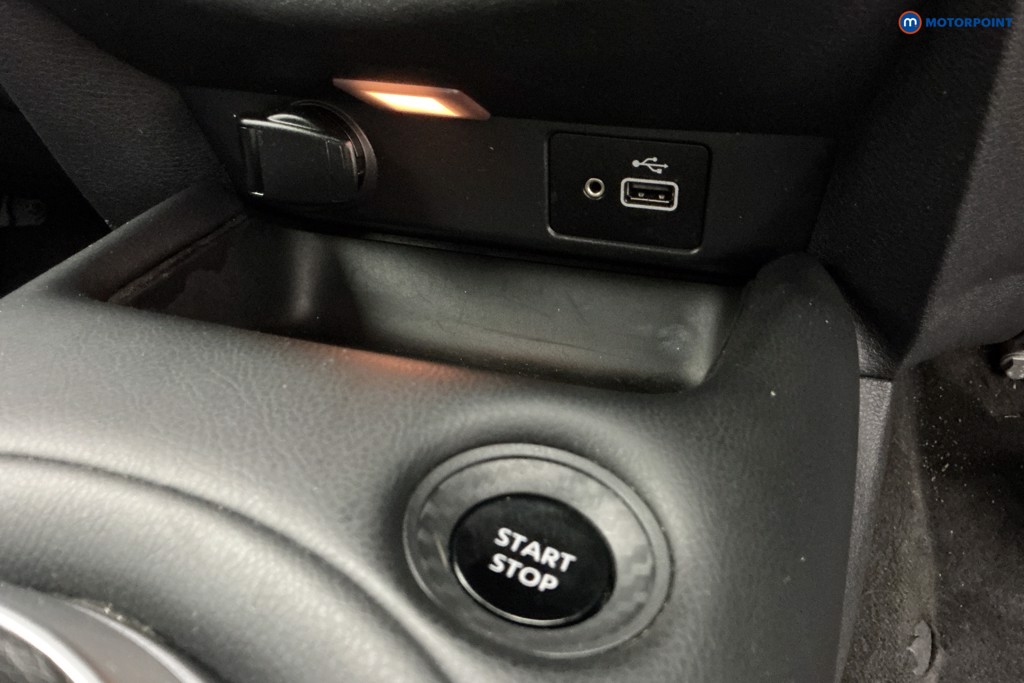Nissan Juke N-Connecta Automatic Petrol-Electric Hybrid SUV - Stock Number (1646724) - 15th supplementary image