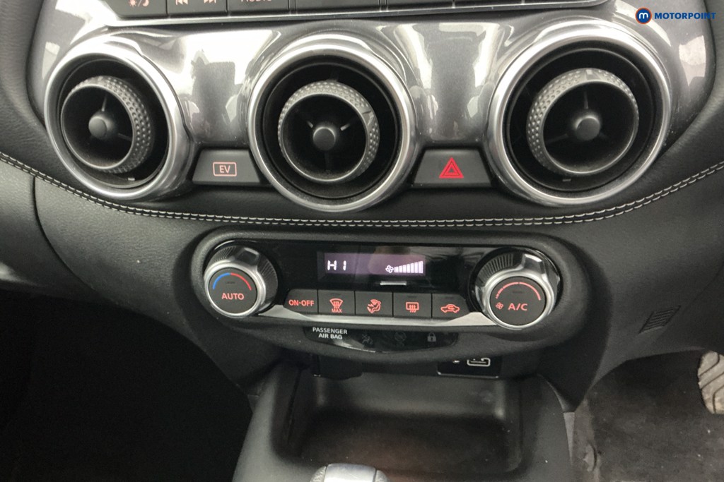 Nissan Juke N-Connecta Automatic Petrol-Electric Hybrid SUV - Stock Number (1646724) - 16th supplementary image