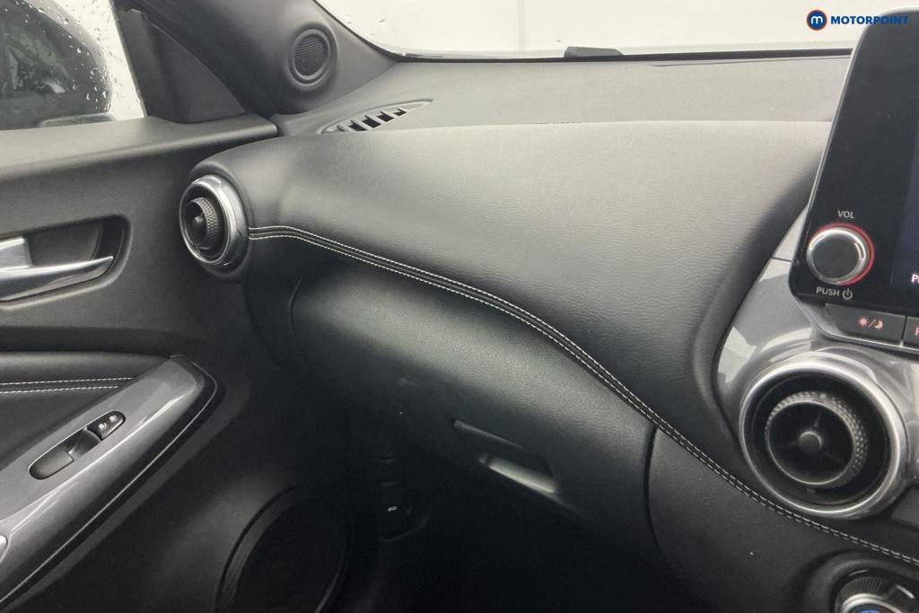 Nissan Juke N-Connecta Automatic Petrol-Electric Hybrid SUV - Stock Number (1646724) - 17th supplementary image
