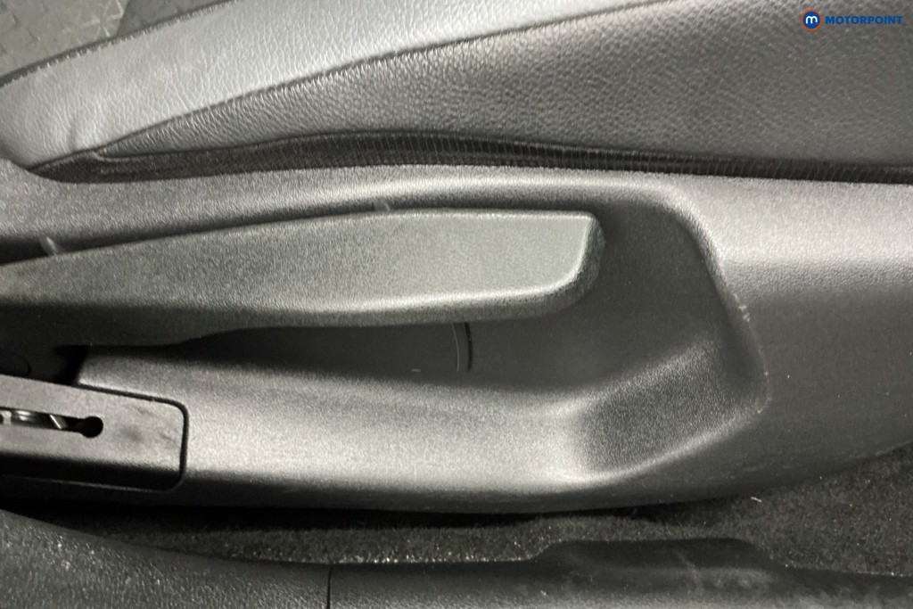 Nissan Juke N-Connecta Automatic Petrol-Electric Hybrid SUV - Stock Number (1646724) - 22nd supplementary image