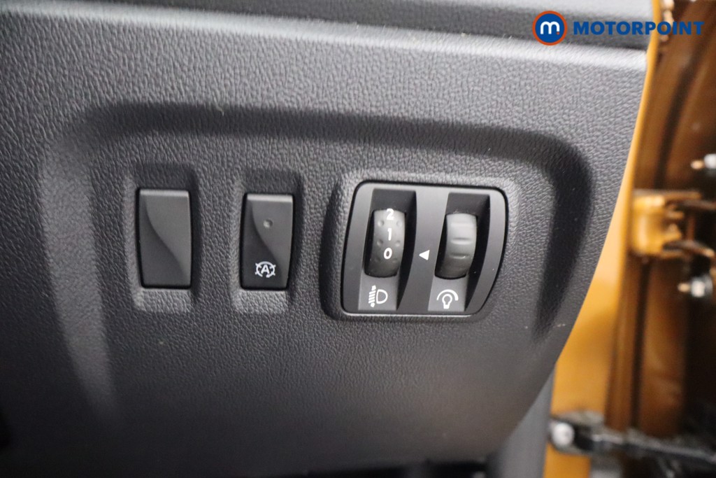 Renault Captur Iconic Automatic Diesel SUV - Stock Number (1647092) - 13th supplementary image