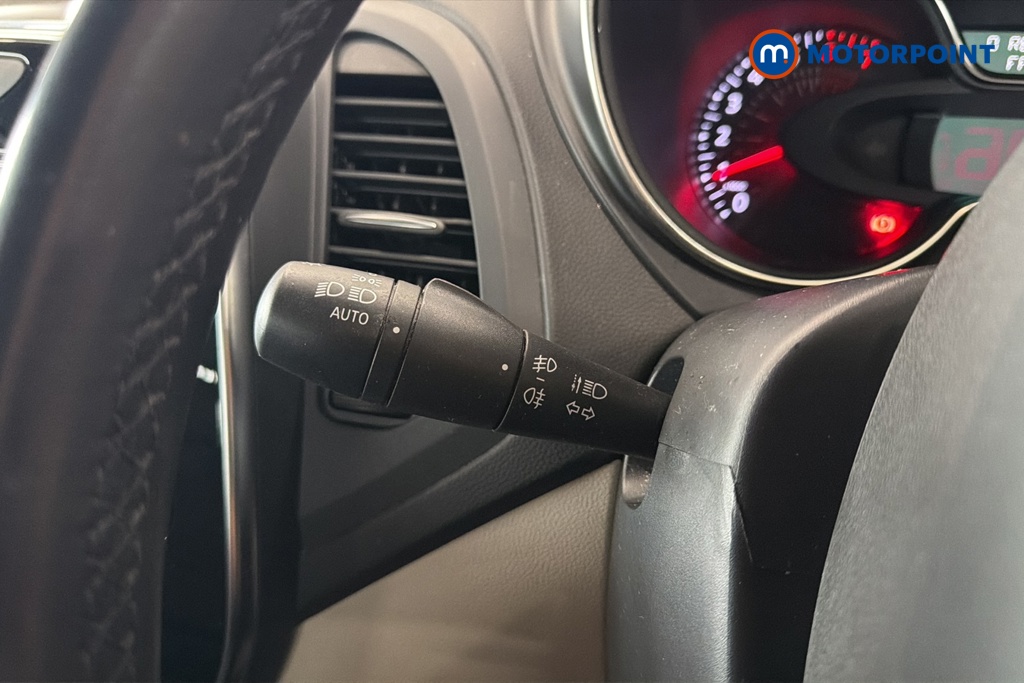 Renault Captur Gt Line Manual Petrol SUV - Stock Number (1647607) - 5th supplementary image