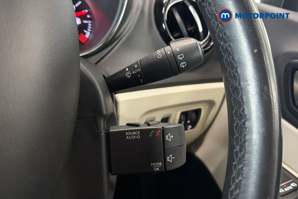Renault Captur Gt Line Manual Petrol SUV - Stock Number (1647607) - 6th supplementary image