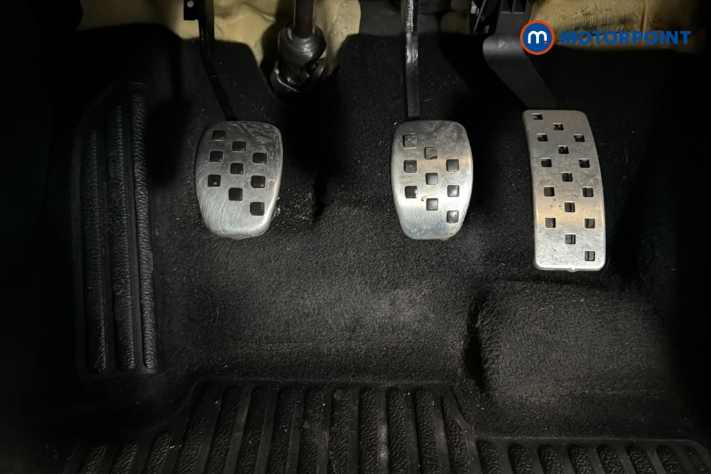 Renault Captur Gt Line Manual Petrol SUV - Stock Number (1647607) - 24th supplementary image