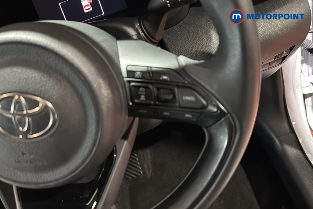 Toyota Yaris Cross Design Automatic Petrol-Electric Hybrid Estate - Stock Number (1647804) - 3rd supplementary image