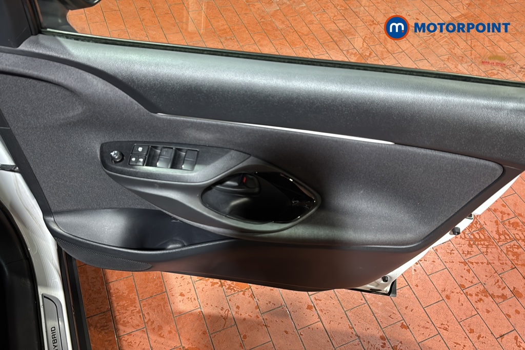 Toyota Yaris Cross Design Automatic Petrol-Electric Hybrid Estate - Stock Number (1647804) - 18th supplementary image