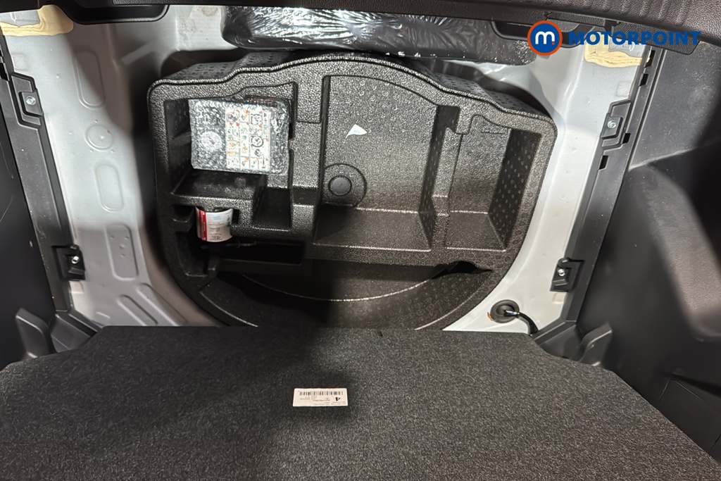 Toyota Yaris Cross Design Automatic Petrol-Electric Hybrid Estate - Stock Number (1647804) - 33rd supplementary image
