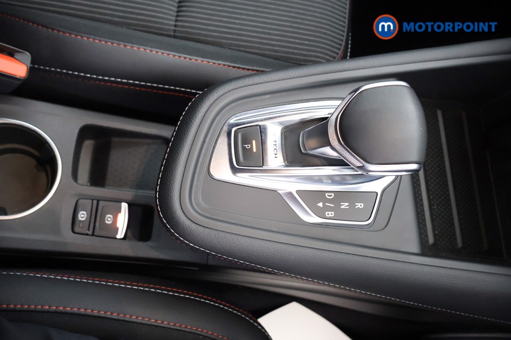 Renault Captur R.S. Line Automatic Petrol Plug-In Hybrid SUV - Stock Number (1648637) - 9th supplementary image