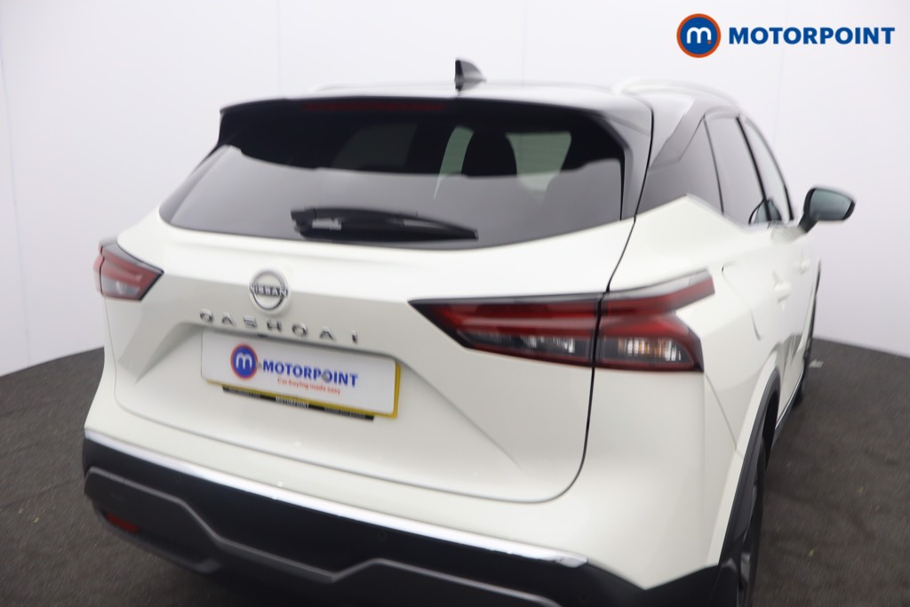 Nissan Qashqai N-Connecta Automatic Petrol SUV - Stock Number (1648766) - 2nd supplementary image