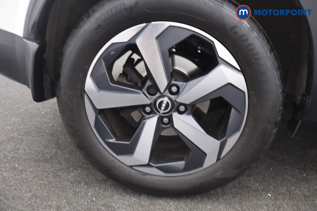 Nissan Qashqai N-Connecta Automatic Petrol SUV - Stock Number (1648766) - 8th supplementary image