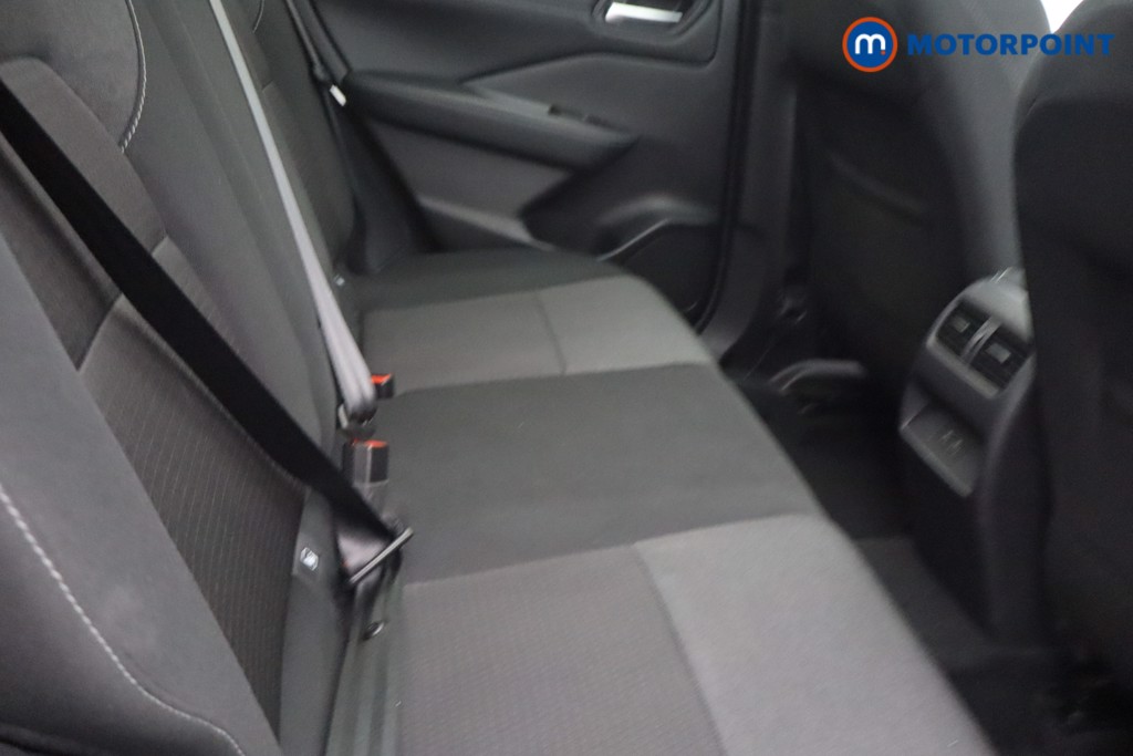 Nissan Qashqai N-Connecta Automatic Petrol SUV - Stock Number (1648766) - 9th supplementary image