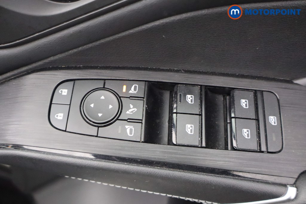Nissan Qashqai N-Connecta Automatic Petrol SUV - Stock Number (1648766) - 12th supplementary image