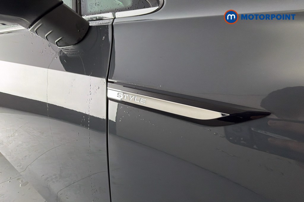 Volkswagen Golf Style Manual Petrol Hatchback - Stock Number (1648943) - 46th supplementary image