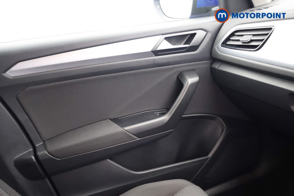 Volkswagen T-Roc Life Manual Petrol SUV - Stock Number (1649962) - 10th supplementary image