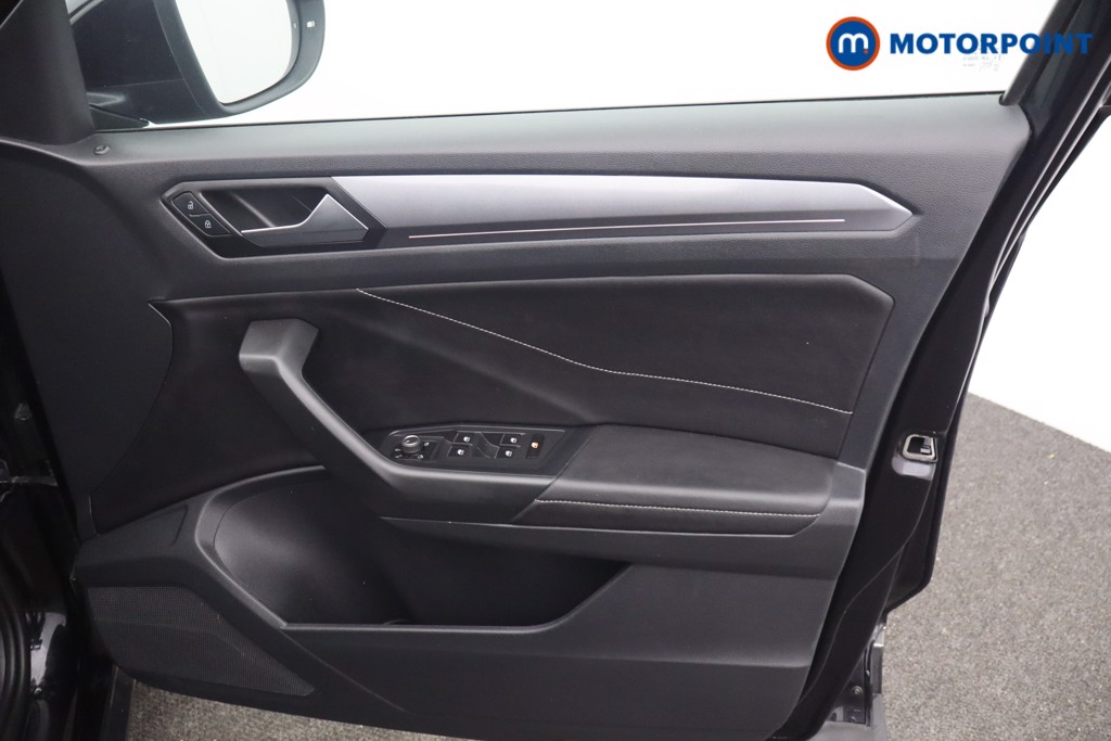 Volkswagen T-Roc Style Manual Petrol SUV - Stock Number (1649963) - 9th supplementary image