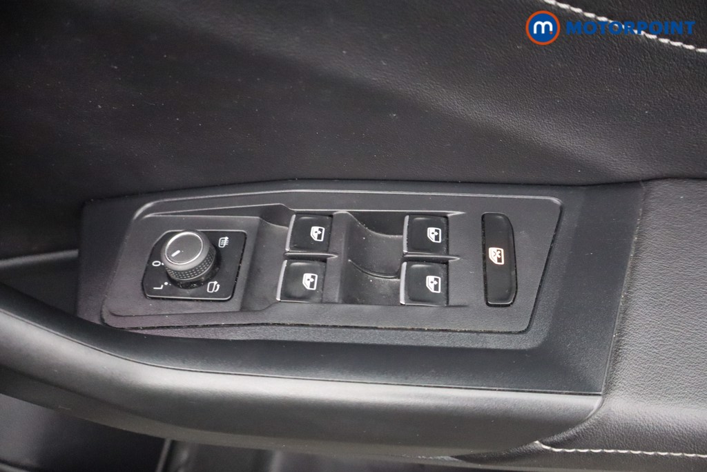 Volkswagen T-Roc Style Manual Petrol SUV - Stock Number (1649963) - 10th supplementary image