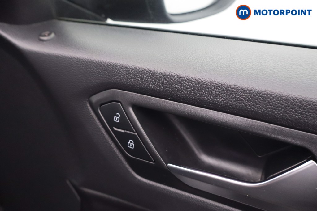 Volkswagen T-Roc Style Manual Petrol SUV - Stock Number (1649963) - 11th supplementary image