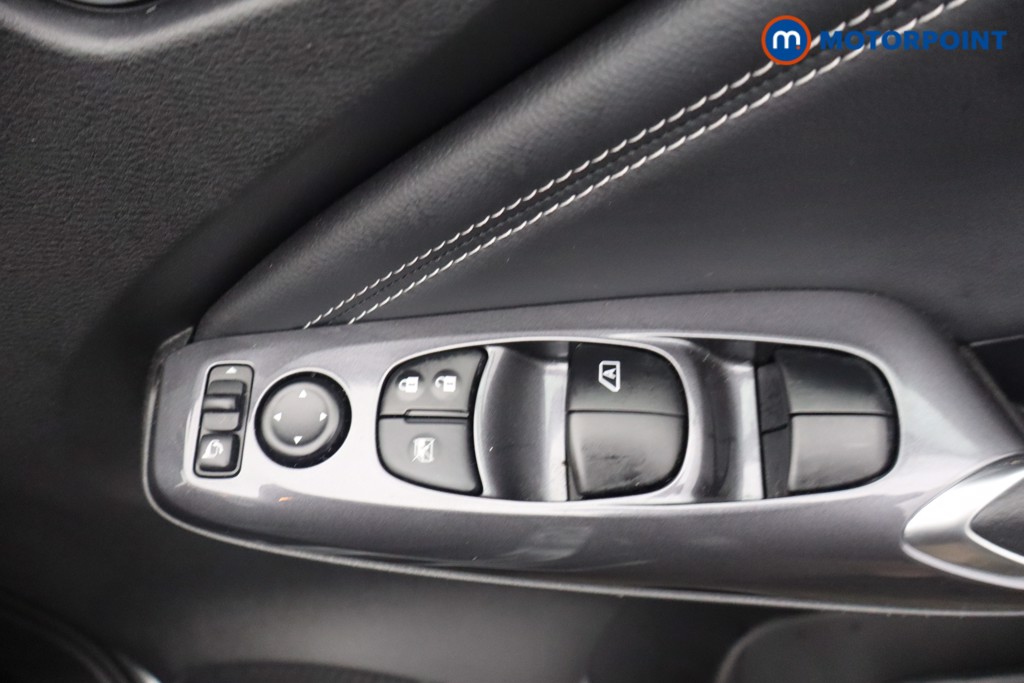 Nissan Juke N-Connecta Automatic Petrol SUV - Stock Number (1650322) - 11th supplementary image