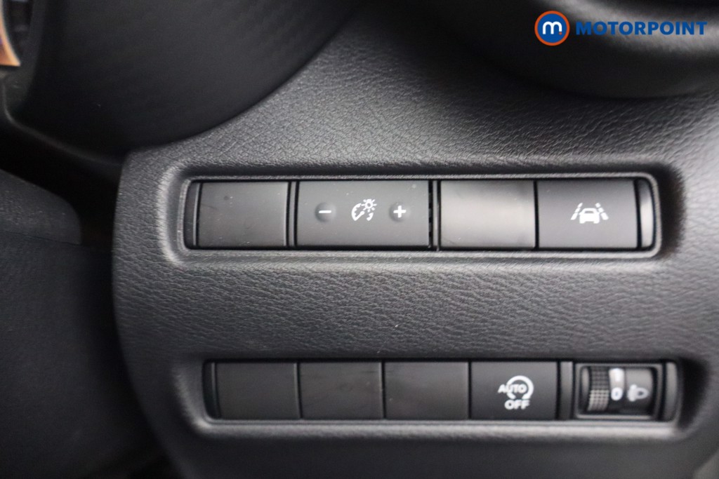 Nissan Juke N-Connecta Automatic Petrol SUV - Stock Number (1650322) - 13th supplementary image