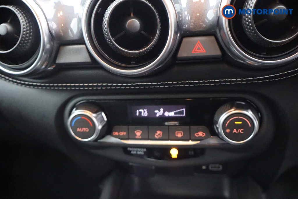 Nissan Juke N-Connecta Automatic Petrol SUV - Stock Number (1650322) - 17th supplementary image